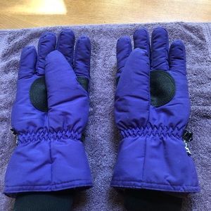 Nylon winter gloves - purple and black NWOT